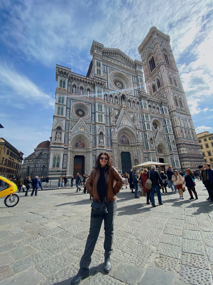 Natalie Maroun in front of the Cathedral of Santa Maria del Fiore