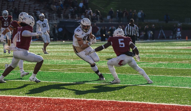Lehigh tight end Alex Snyder catching a ball