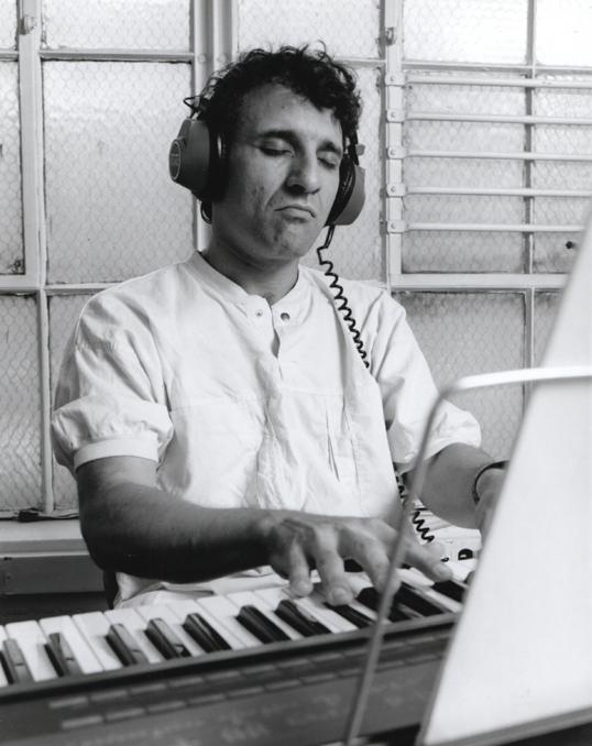 Paul Salerni playing keyboard