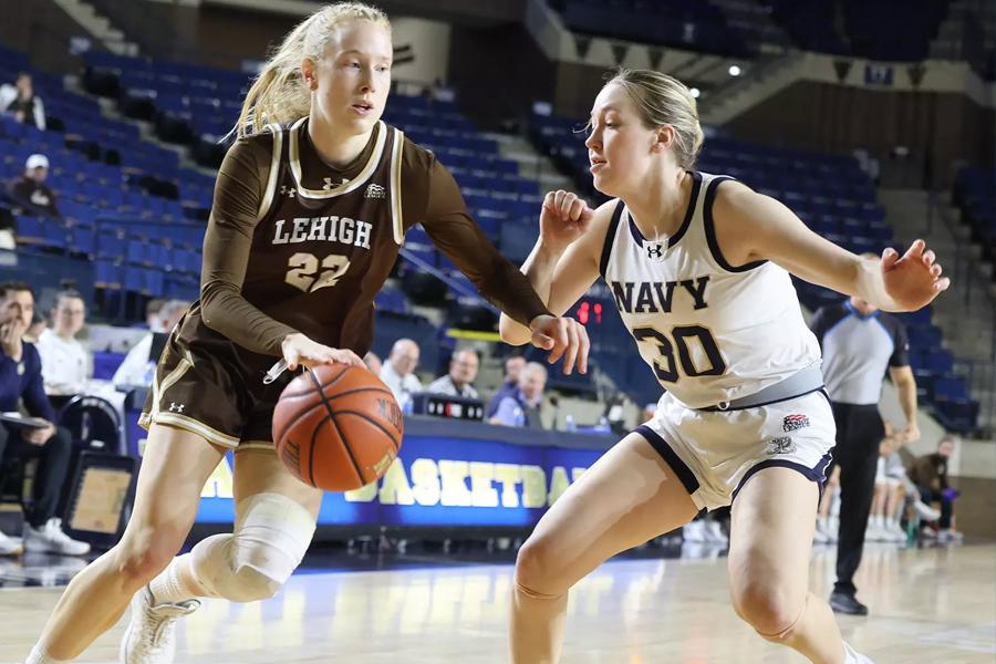 Maddie Albrecht, basketball player