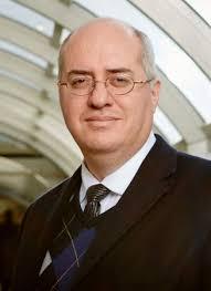 Hector Munoz-Avila headshot