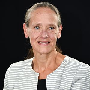 Jennifer Ryan headshot