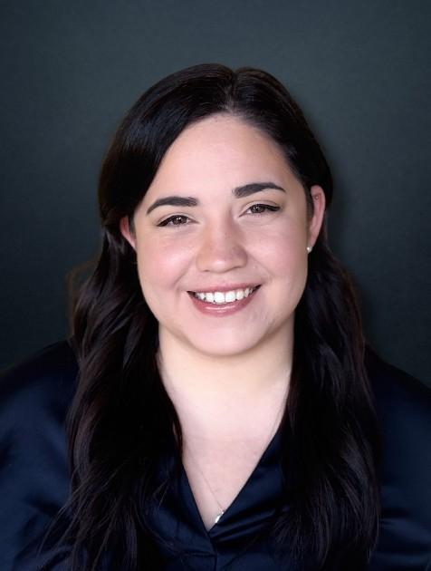 Alexis Smith Flores headshot