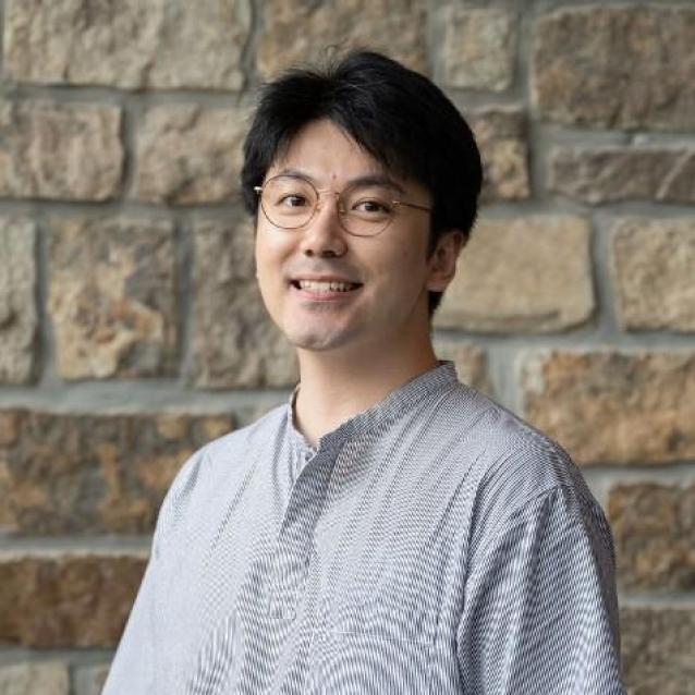 Qingyun Zhang headshot