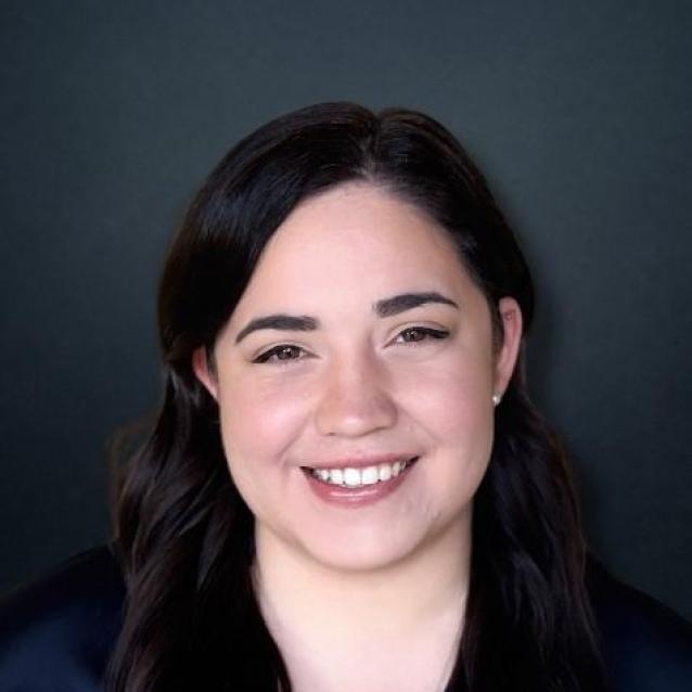Alexis Smith Flores headshot